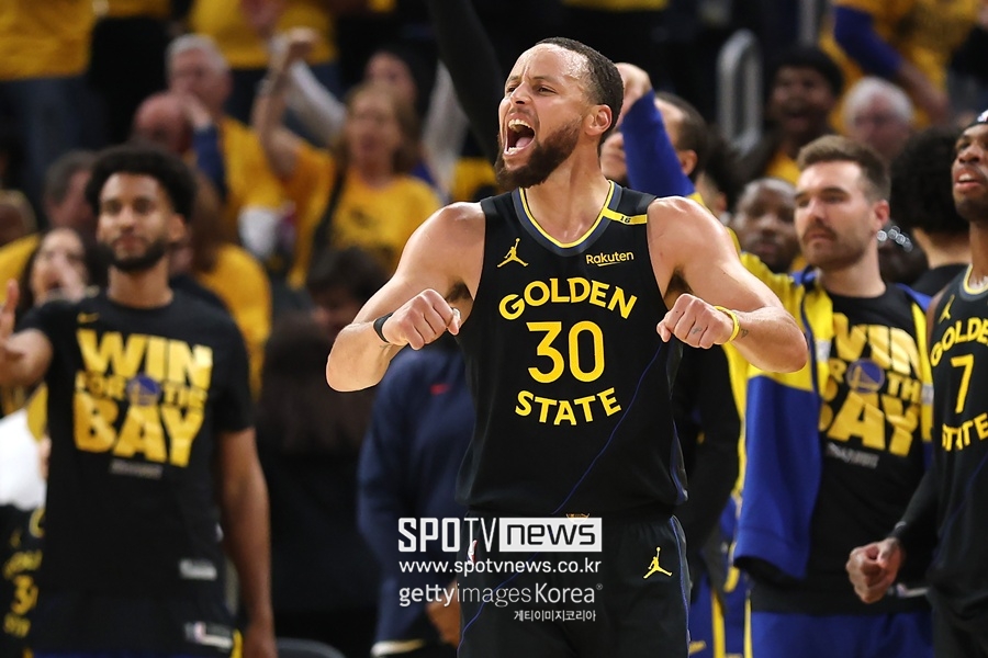 골든스테이트 vs 휴스턴 7차전: NBA 플레이오프 명승부의 모든 것 2 포효하는 스테픈 커리
