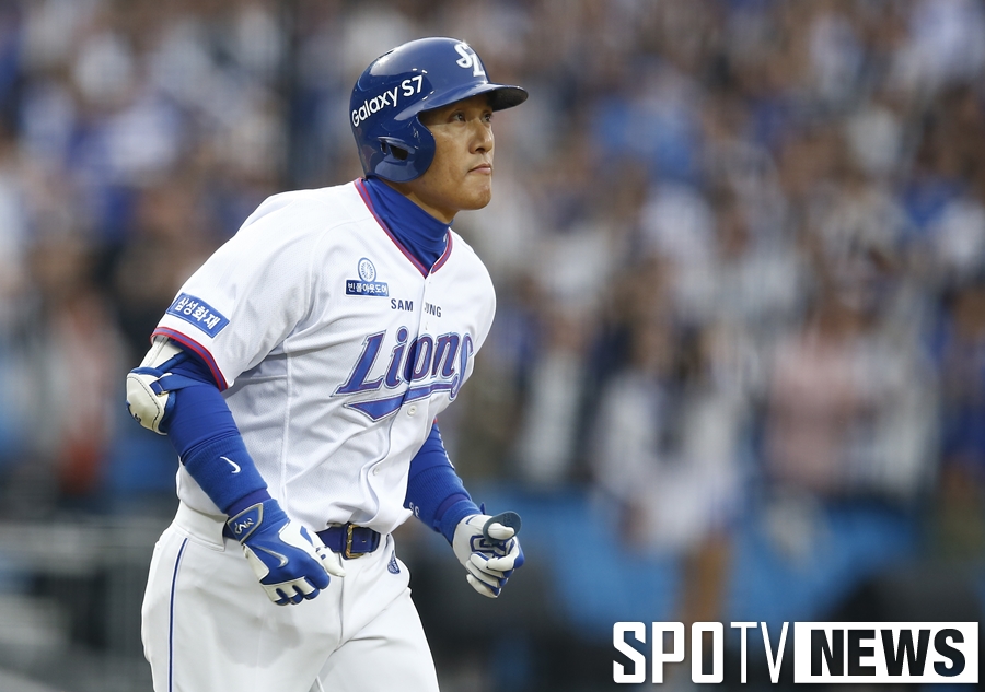 삼성 이승엽, KBO 리그 8번째 2,000안타 주인공…최고령 기록