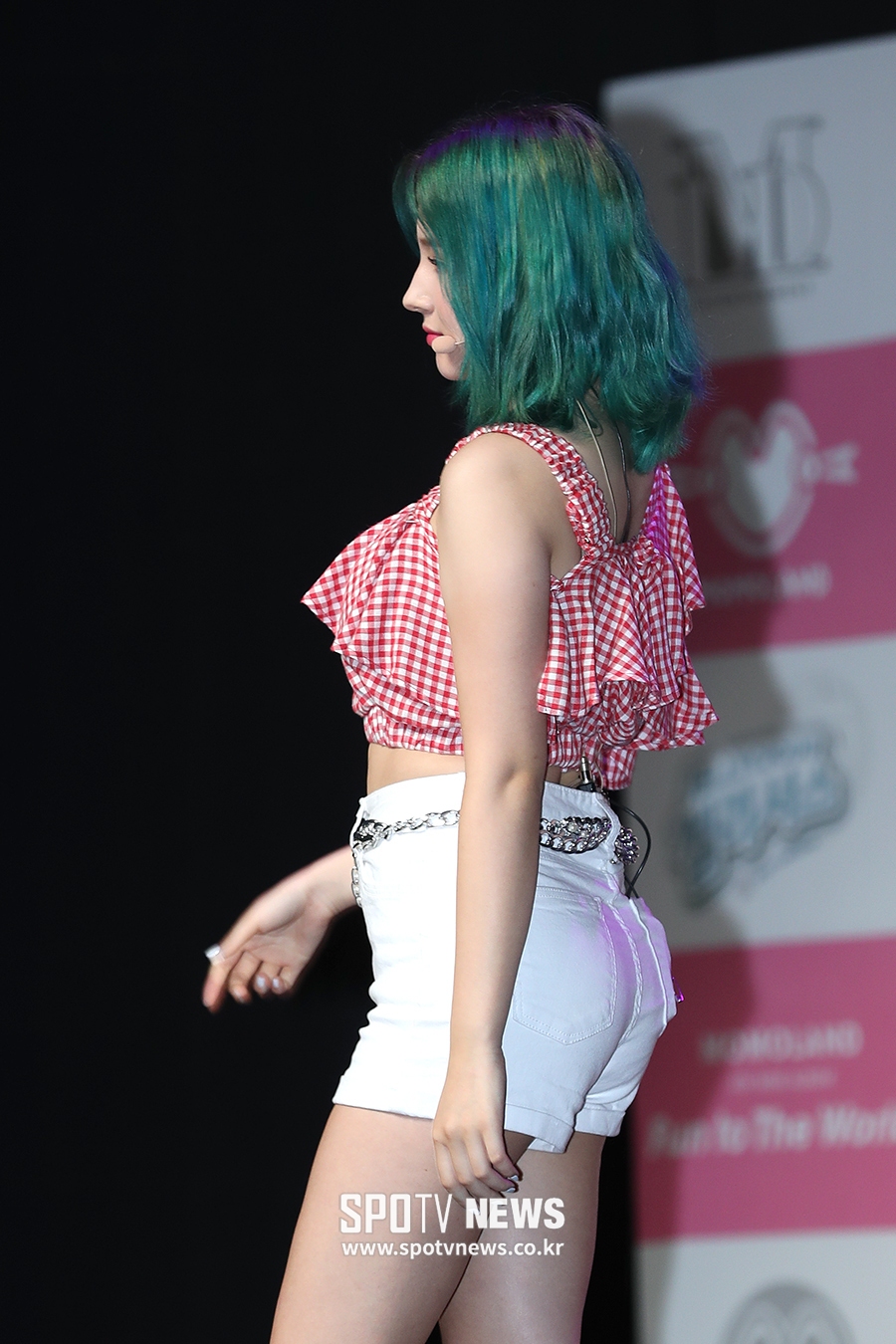 포토S] 모모랜드 낸시, 측면에서 보면 더 완벽한 히프 라인 < 포토 < 연예 < 기사본문 - SPOTV NEWS