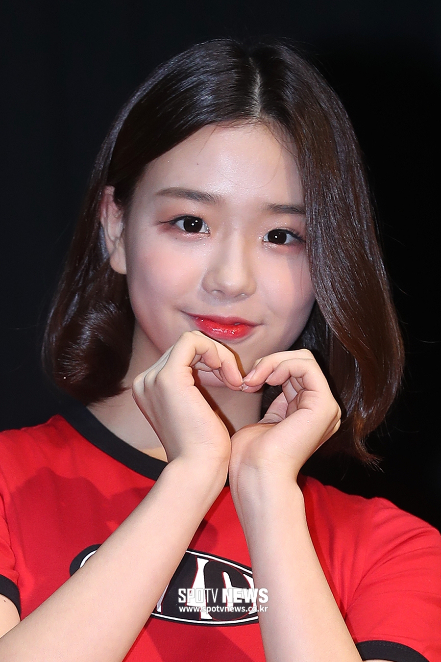 버스터즈 채연 포토S] 버스터즈 채연, 손연재 닮은 얼굴 < 포토 < 연예 < 기사본문 - SPOTV NEWS