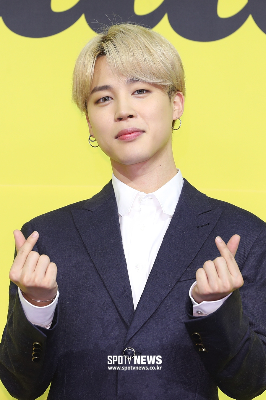 포토S] 방탄소년단 지민, 신비로운 분위기 < 현장취재기사 < 연예포토 < 기사본문 - Spotv News