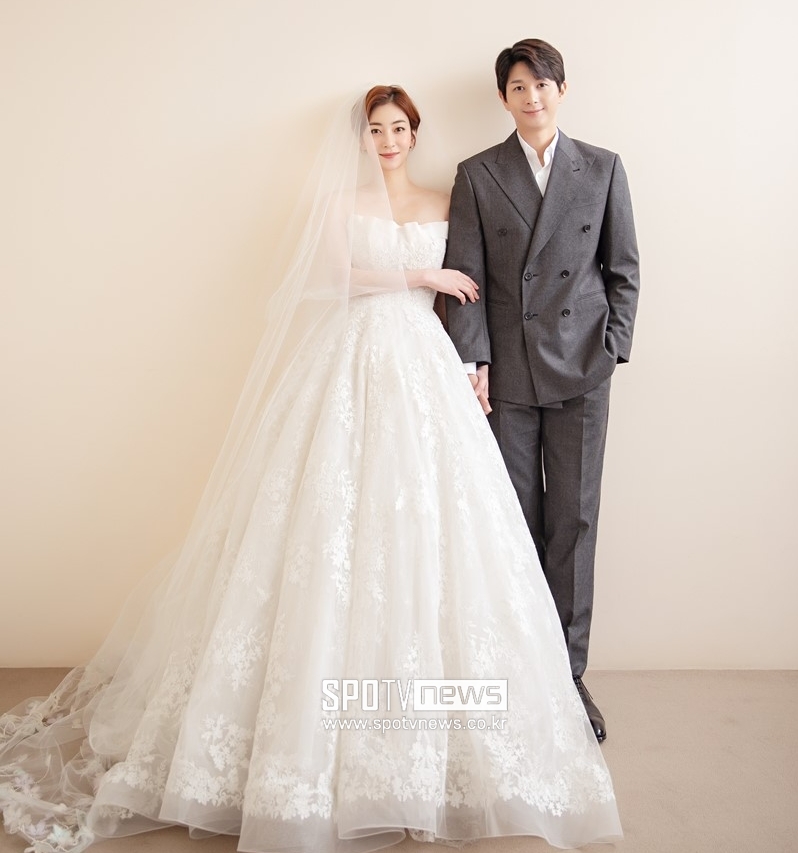 ▲ 출처|왕지원 박종석 결혼사진