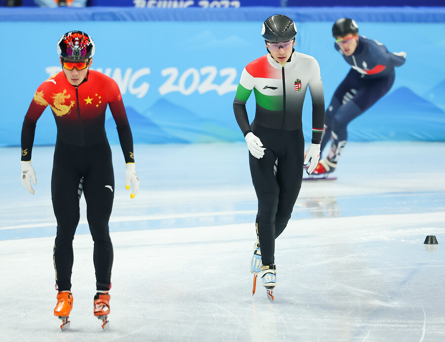 ▲ 중국의 런즈웨이는 예선, 준결선에서 1000m 악연의 류 사오린 산도르와 만났다. ⓒ연합뉴스