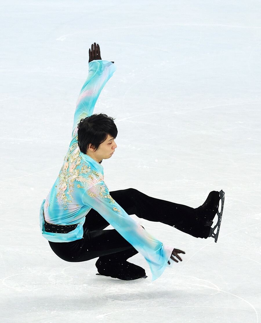 ▲ 하뉴 유즈루가 2022베이징동계올림픽 피겨 스케이팅 남자 싱글 프리스케이팅에서 쿼드러플 악셀을 시도했지만 빙판에 넘어졌다. ⓒ연합뉴스
