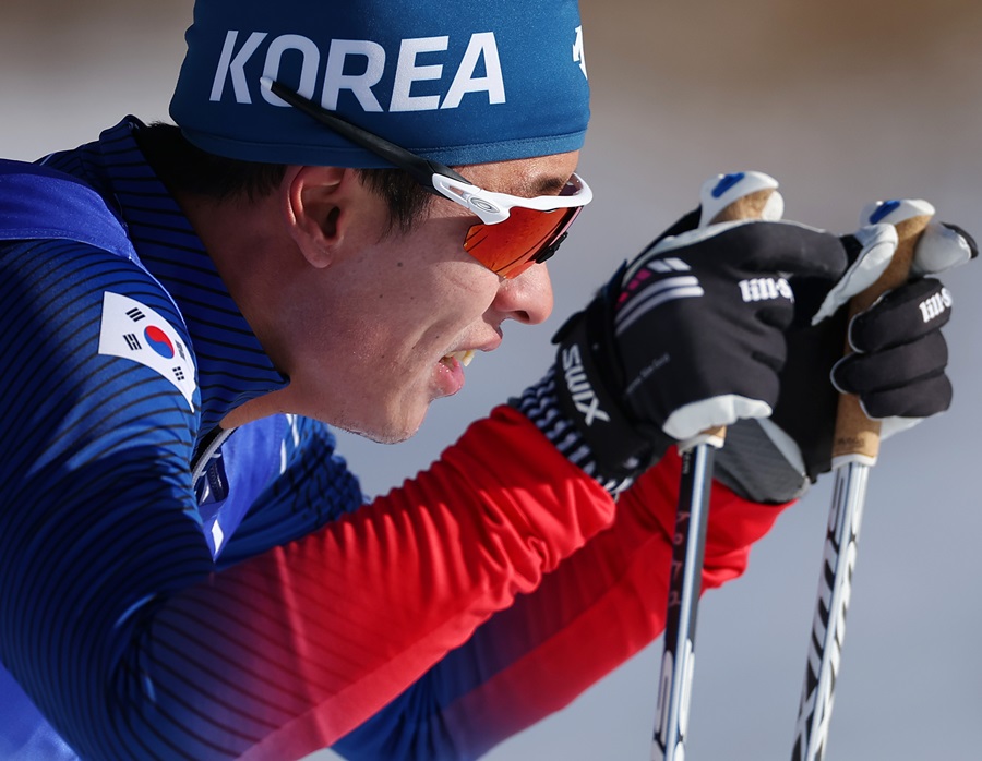 ▲ 지난 6일 2022베이징동계올림픽 크로스컨트리 남자 15㎞+15㎞ 스키애슬론 경기에 출전했던 정종원.ⓒ연합뉴스