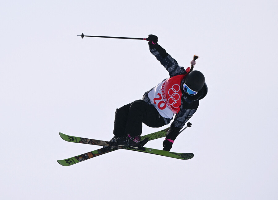▲ 17일 2022베이징동계올림픽 프리스타일 스키 여자 하프파이프 예선에 나선 김다은. ⓒ연합뉴스/REUTERS