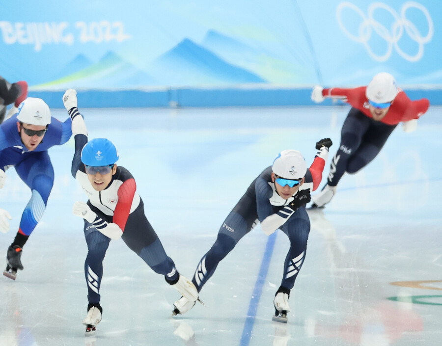 ▲ 2022 베이징동계올림픽 스피드스케이팅 매스스타트에서 은, 동메달을 획득한 정재원과 이승훈(왼쪽부터) ⓒ연합뉴스