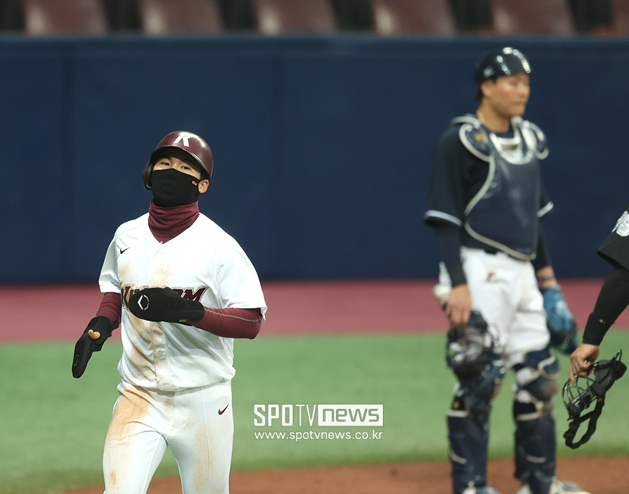 ▲ 득점하는 키움 히어로즈 김혜성(왼쪽) ⓒ 고척, 곽혜미 기자