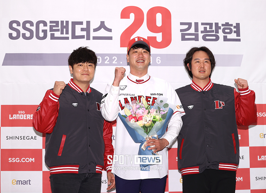 ▲ SSG의 우승을 위해 뭉친 한국 야구의 예비 전설들. 추신수-김광현-최정(왼쪽부터) ⓒ곽혜미 기자