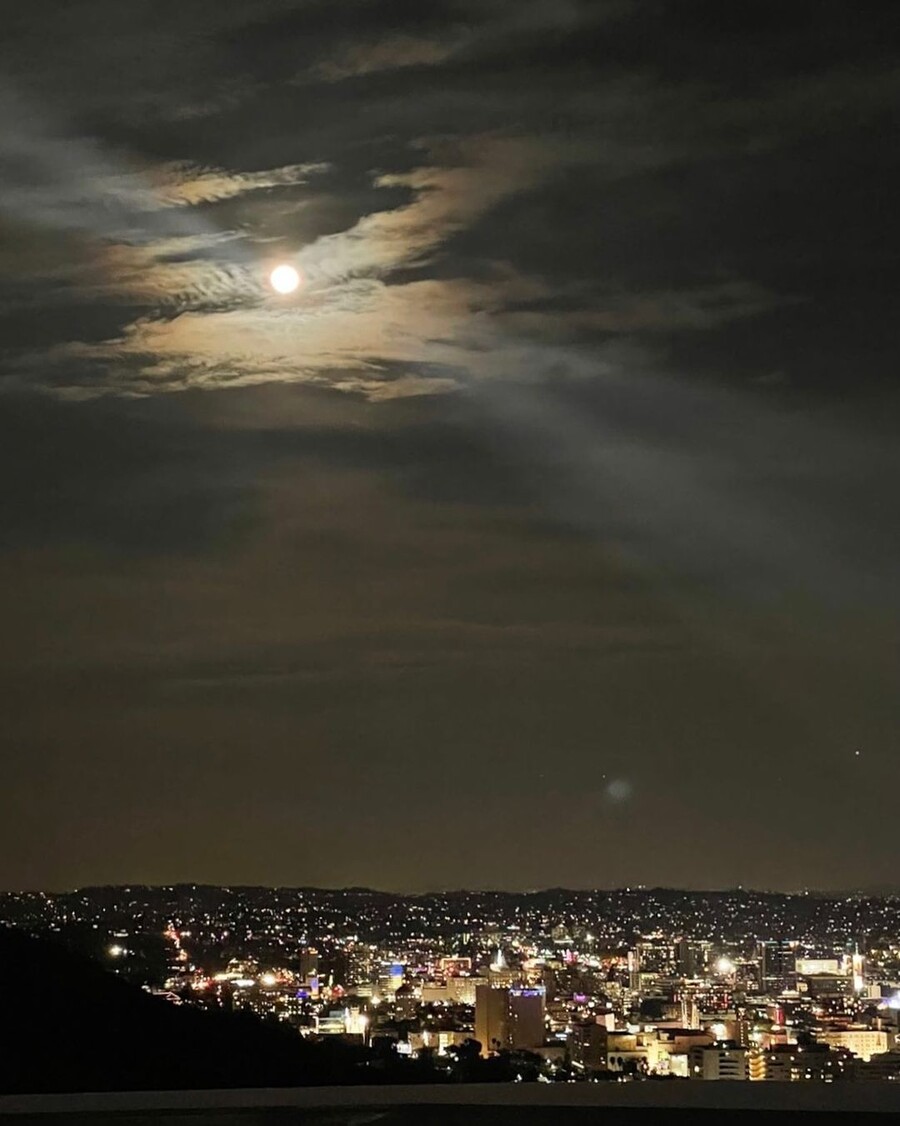 ▲ 한예슬이 찍은 달 사진. 출처ㅣ한예슬 인스타그램
