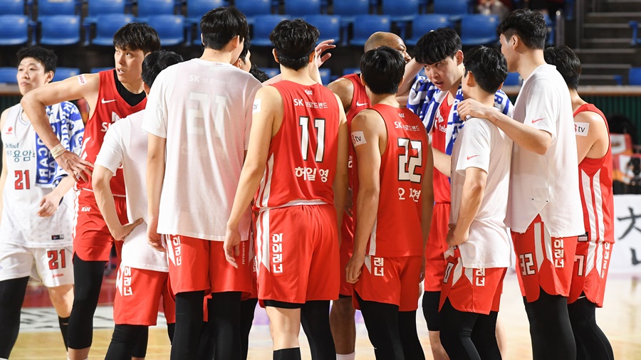 ▲ 서울 SK 선수단 ⓒ KBL