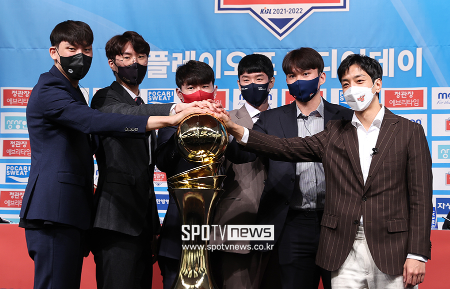 ▲ 최준용 이우석 김낙현 전성현 이대성 허훈 ⓒ곽