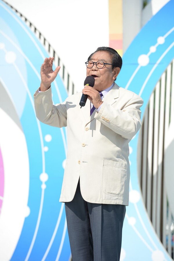 ▲ 송해가 '전국노래자랑'을 진행하는 모습. 제공|KBS
