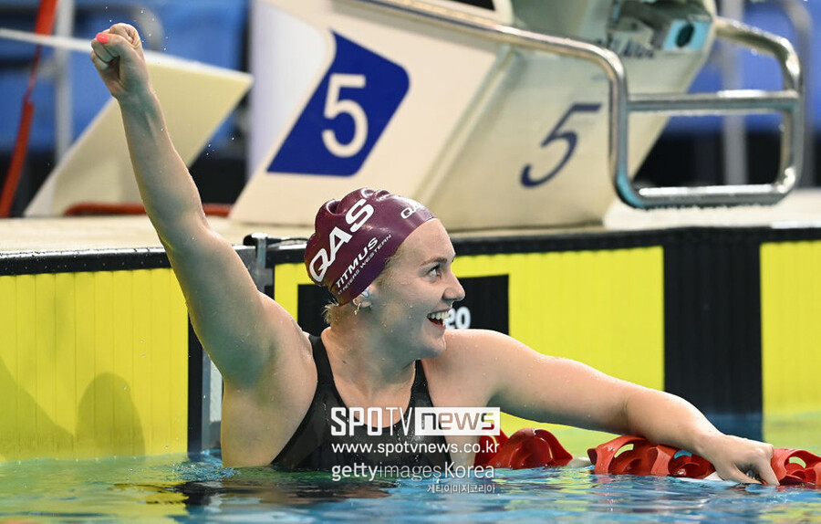▲ 아리안 티트머스가 2022 호주수영선수권대회 여자 자유형 400m 결승에서 세계신기록을 세운 뒤 기뻐하고 있다.