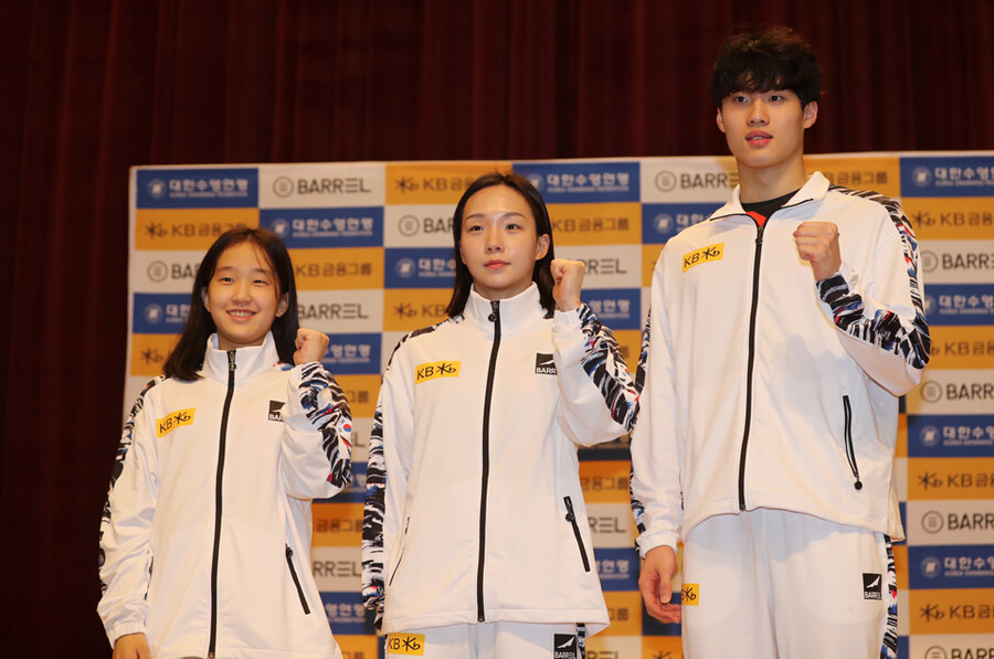 ▲ 수영 미디어데이에 참석한 경영의 황선우(오른쪽) 김서영(가운데) 문수아 ⓒ연합뉴스
