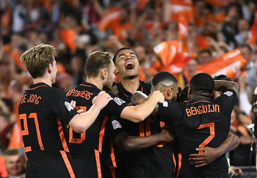 ▲ 웨일스에 극적인 승리를 거둔 네덜란드. ⓒ연합뉴스/Reuters