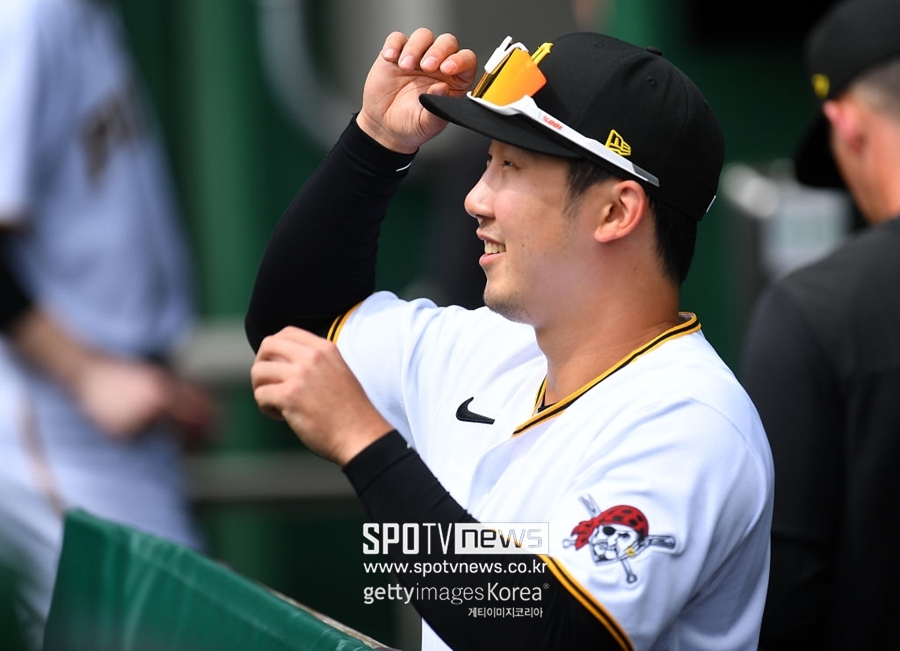 ▲ 피츠버그 파이어리츠 내야수 박효준이 20일(한국시간) 시즌 마수걸이 홈런을 쳐냈다.