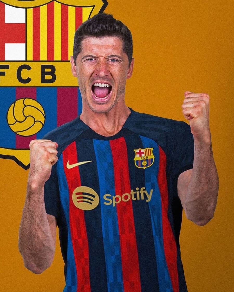 ▲ 바르셀로나 유니폼을 입은 레반도프스키 합성 사진. ⓒ파브리지오 로마노 SNS