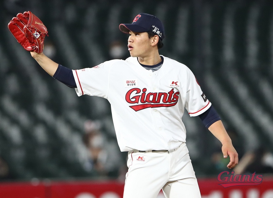 ▲ 롯데 김진욱.