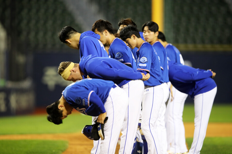 ▲ 지난해 정규 시즌 2위 삼성 라이온즈가 9위로 추락했다.