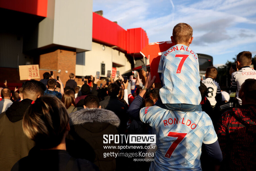 ▲ 크리스티아누 호날두의 유니폼을 입은 팬