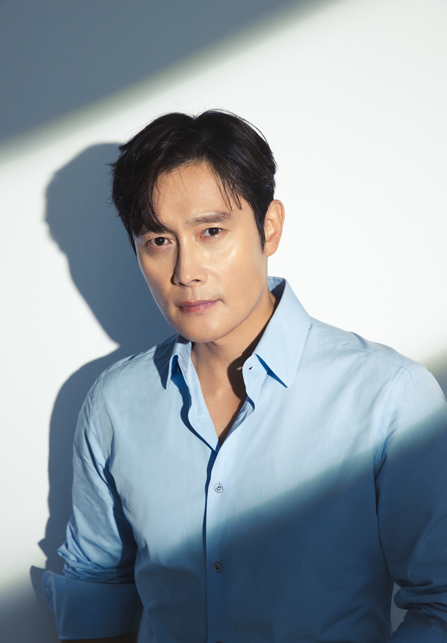 Lee Byung Hun Says Emergency Declaration Is A Movie That Ll Make You Feel Like You Re Riding A