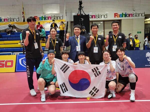 레구이벤트 우승을 차지한 한국 세팍타크로 여자 국가대표팀. ⓒ대한세팍타크로협회