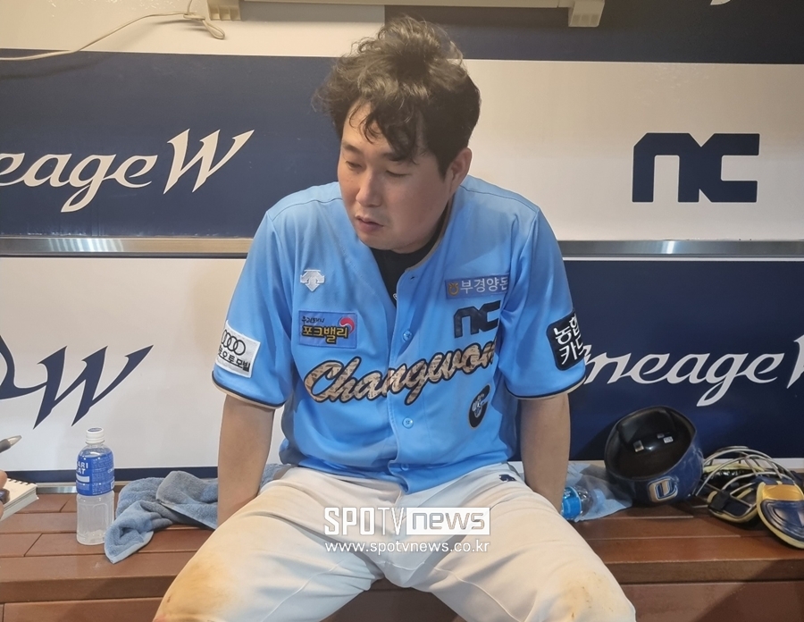 ▲ 인터뷰 중인 NC 다이노스 포수 양의지. ⓒ창원, 박정현 기자