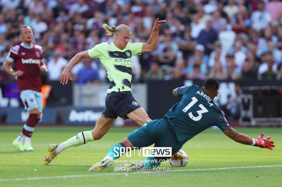 ▲ 저돌적인 돌파로 페널티킥을 유도한 엘링 홀란드.