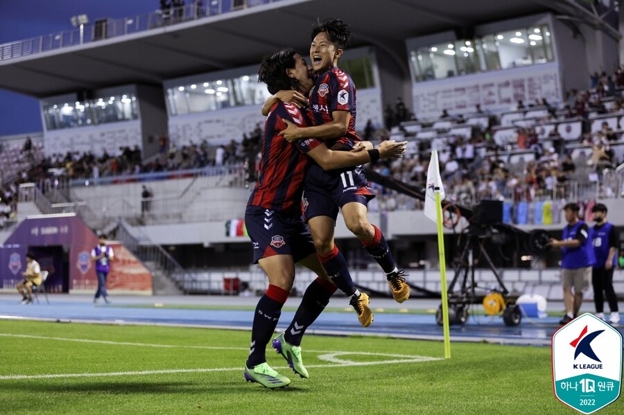 ▲ K리그1 데뷔 시즌 수원FC의 공격을 이끌고 있는 이승우. ⓒ한국프로축구연맹