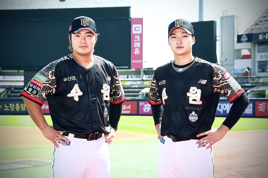 ▲ kt 위즈는 6일 구단 연고지인 수원을 상징하는 정조대왕 유니폼을 출시한다고 밝혔다. ⓒkt 위즈