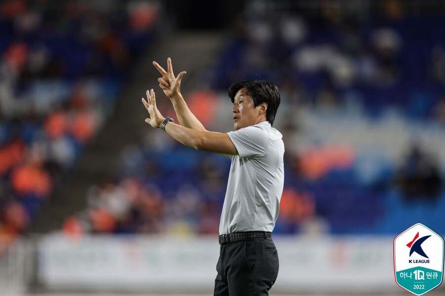 ▲ 이병근 감독. ⓒ한국프로축구연맹