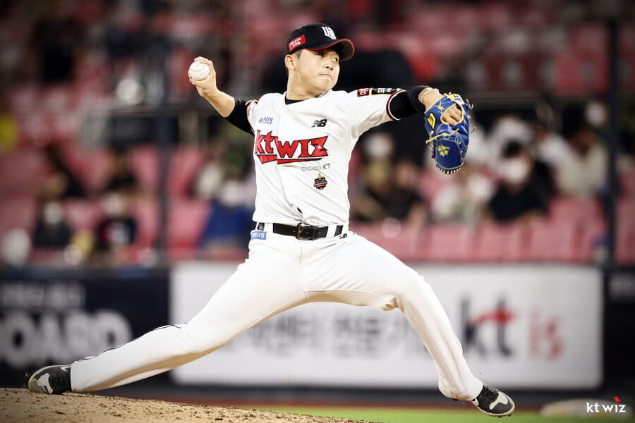 ▲ 불펜의 차세대 에이스감으로 큰 기대를 모으는 kt 박영현 ⓒkt위즈