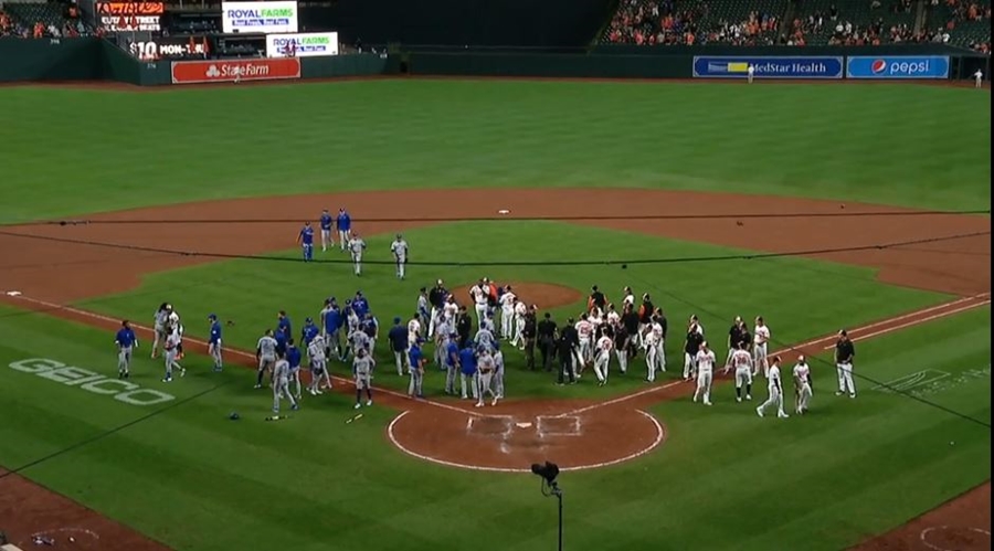 ▲ 토론토와 볼티모어 경기에서 벤치 클리어링이 일어났다. ⓒMLB.com 중계 화면 캡처