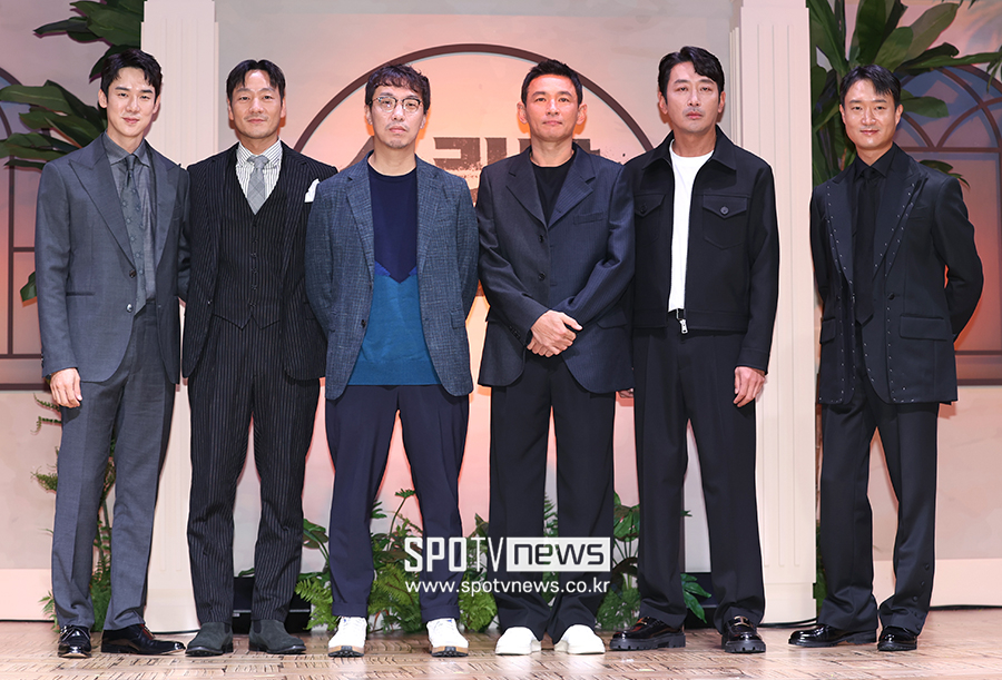 ▲ 유연석 박해수 윤종빈 감독 황정민 하정우 조우진   ⓒ곽혜미 기자