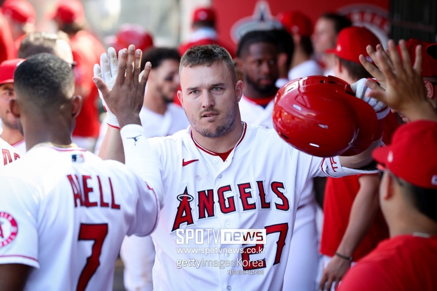 ▲ LA 에인절스 마이크 트라웃이 4경기 연속 홈런포를 만들어냈다.