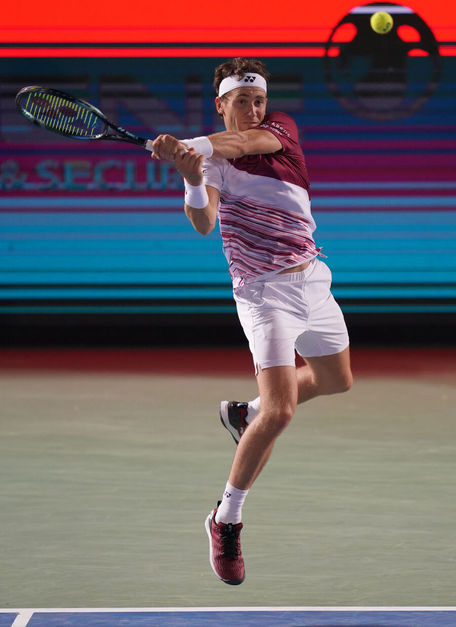 ▲ 카스페르 루드가 2022년 ATP 투어 코리아오픈 단식 2회전에서 경기를 펼치고 있다. ⓒ연합뉴스