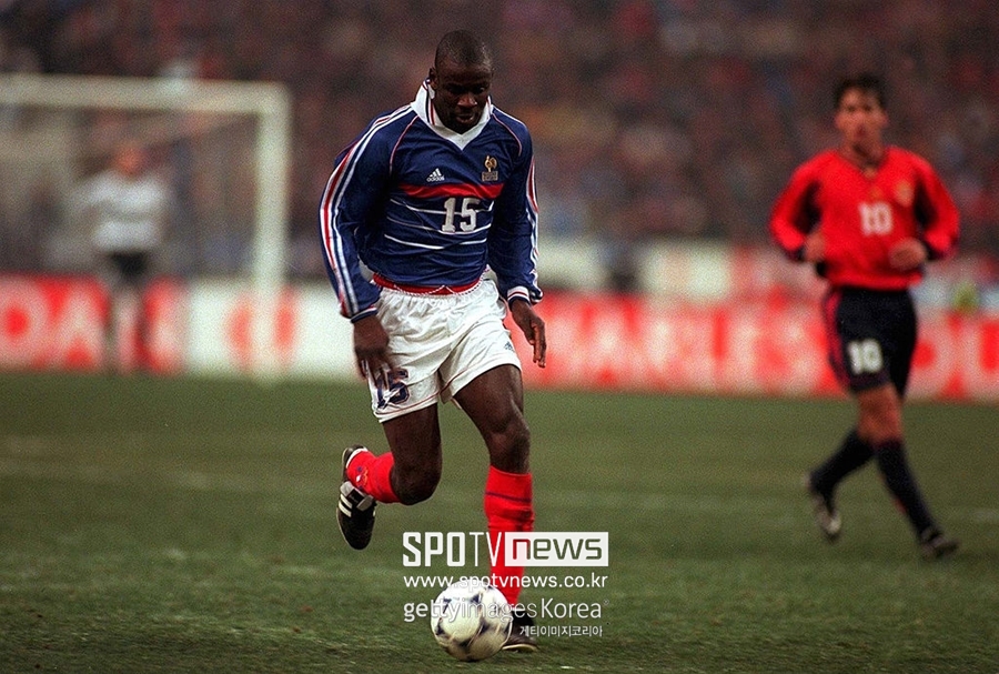 ▲ 24년 전 프랑스 대표팀의 수비수였던 릴리앙 튀랑. 아들 튀랑은 아버지처럼 덴마크를 상대로 2-1 승리를 맛봤다.