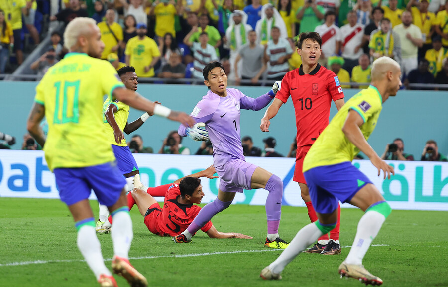 ▲ 축구대표팀이 브라질과의 2022 카타르 월드컵 16강전에서 1-4로 패했다.  ⓒ연합뉴스