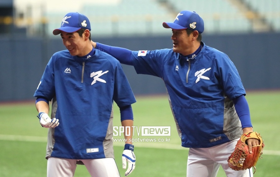 ▲ 이정후(왼쪽)와 이종범 코치. ⓒ 곽혜미 기자