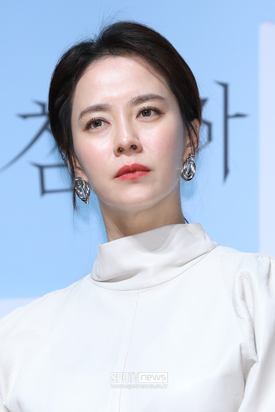송지효 송지효, 前소속사에 10억 받는다…정산금 청구 소송 승소 '확정' < 연예 < 기사본문 - SPOTV NEWS