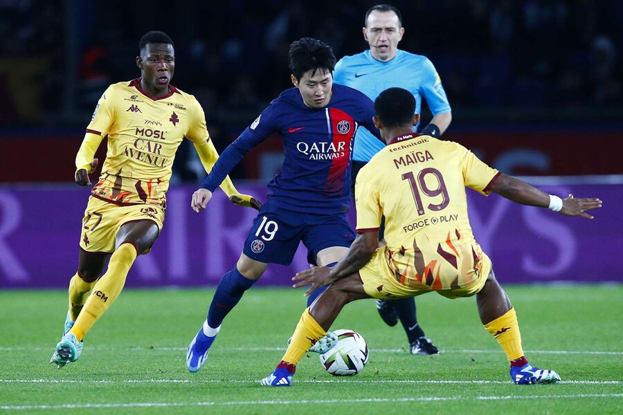 ▲ Paris Saint-Germain Lee Kang-in continuou titular seis partidas consecutivas graças à confiança do técnico Luis Enrique ⓒ Paris Saint-Germain