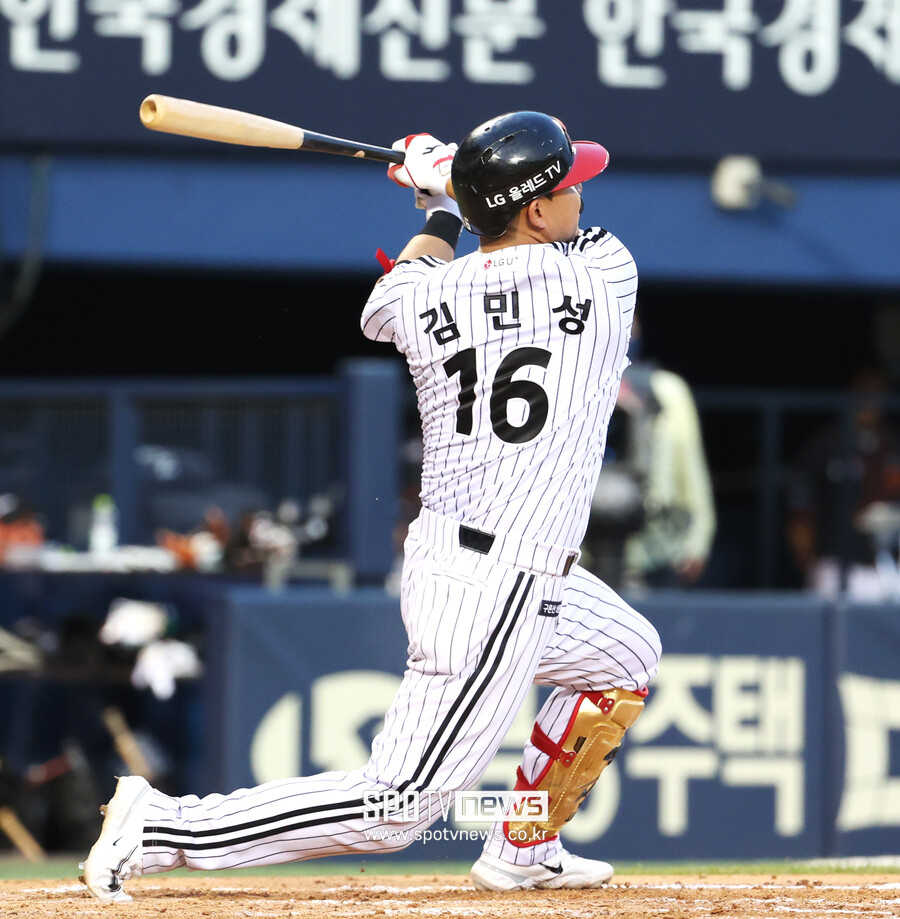 도대체 왜 LG-롯데는 김민성 사인 앤드 트레이드 했을까… 안치홍 이적 나비효과인가 < KBO < 야구 < 기사본문 - SPOTV  NEWS