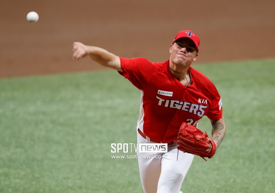 ▲ KIA 타이거즈에서 뛰던 당시 애런 브룩스. ⓒ스포티비뉴스DB