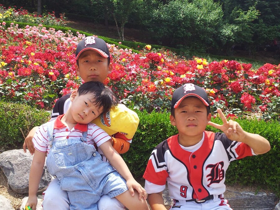 ▲ 박정현-박영현-박지현 삼형제의 어릴 적 모습 ⓒKT 위즈