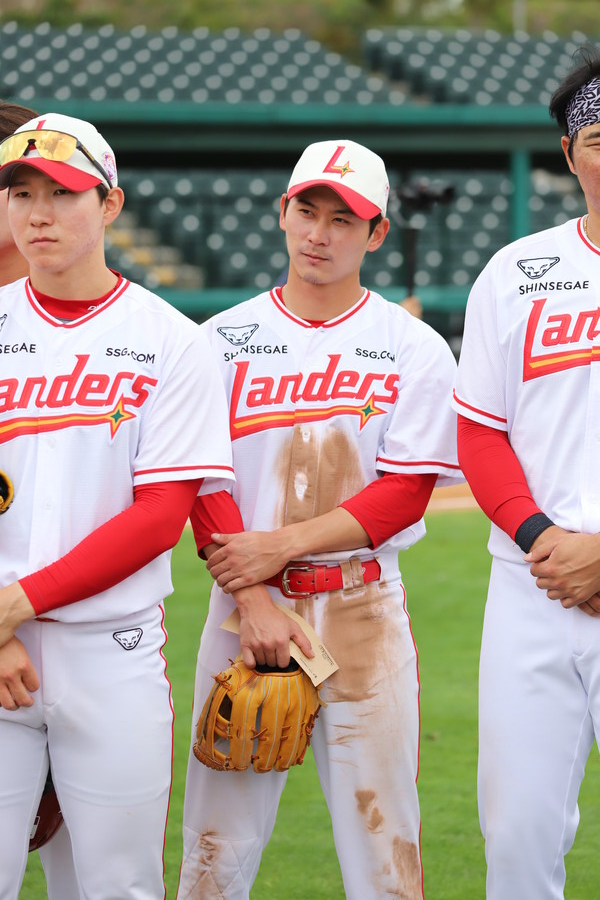 ▲ 치열한 주전 2루수 경쟁을 주도하고 있는 안상현 ⓒSSG랜더스