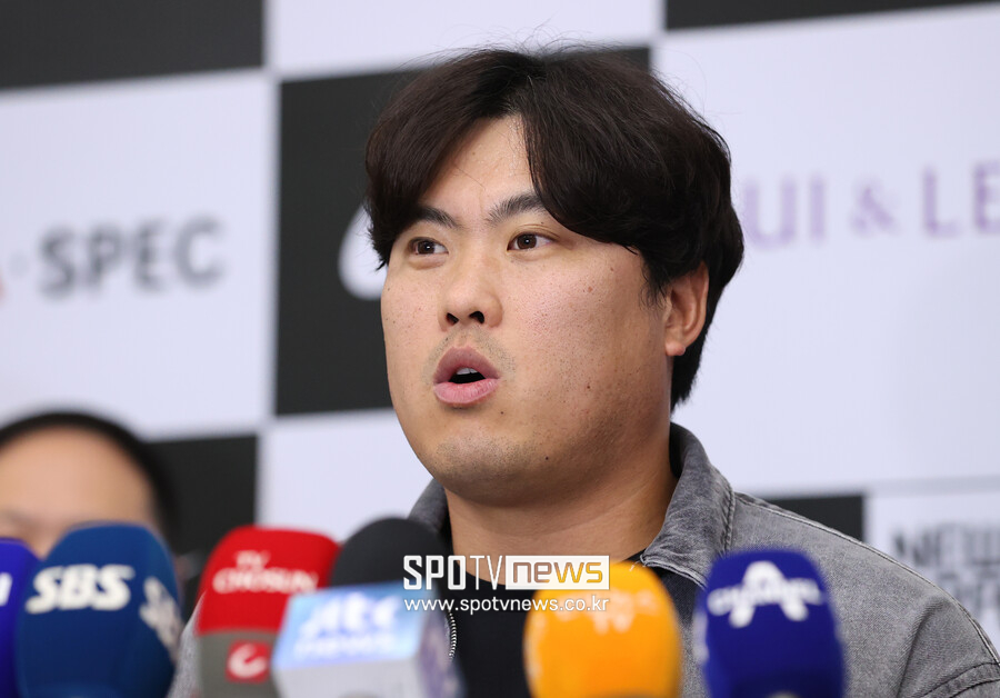 ▲ 류현진은 메이저리그 잔류와 한화 복귀의 갈림길에서 결국 한화를 선택했다 ⓒ곽혜미 기자