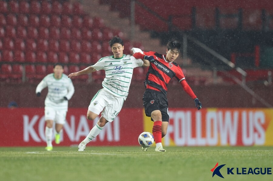 ▲ 전북 현대가 포항 스틸러스와 ACL 16강 2차전에서 1-1로 비기며 1, 2차전 합계 1승1무(3-1)로 8강에 올랐다. ⓒ한국프로축구연맹