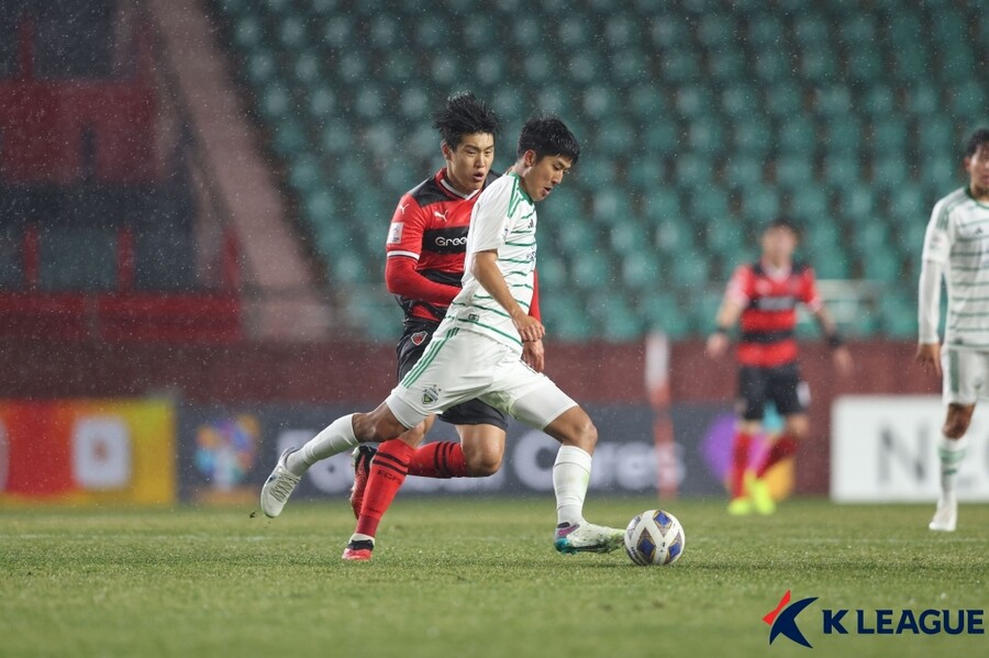 ▲ 전북 현대가 포항 스틸러스와 ACL 16강 2차전에서 1-1로 비기며 1, 2차전 합계 1승1무(3-1)로 8강에 올랐다. ⓒ한국프로축구연맹