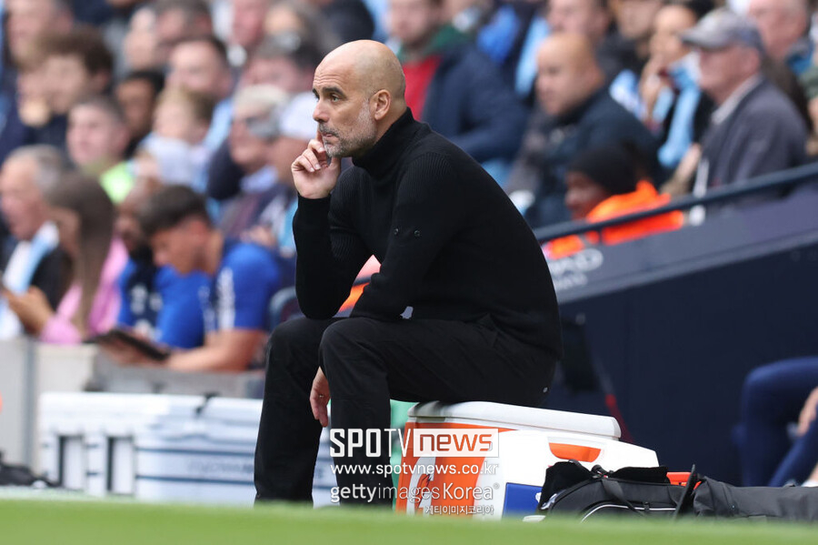▲ 엘링 홀란을 향한 언론의 비판에 불편한 반응을 보인 펩 과르디올라 감독